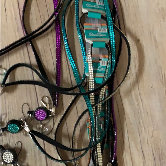**WHOLESALE** Blingy Lanyard Clipstrip - Picture 3 of 5